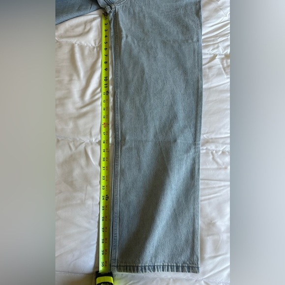 NWTs Hollister Sz 8 LowRise Loose Through Hip and Thigh Straight Leg Jeans - Picture 2 of 6